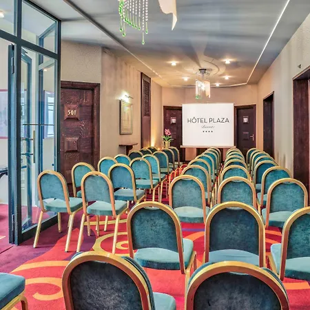 Plaza - Handwritten Collection 4*