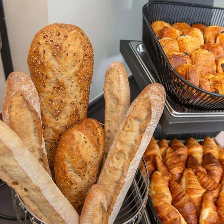 Plaza - Handwritten Collection Hotel