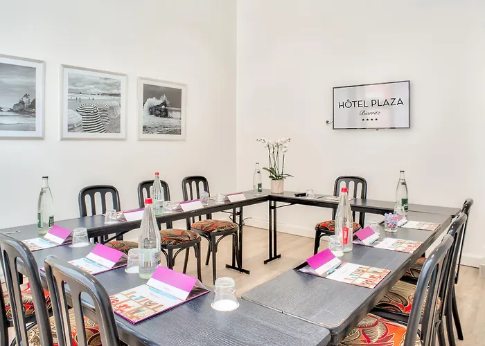 Hotel Plaza - Handwritten Collection