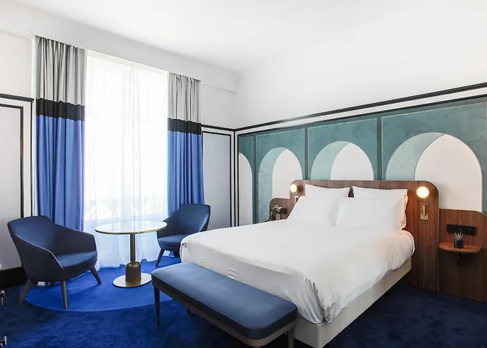 Hotel Plaza - Handwritten Collection 4*