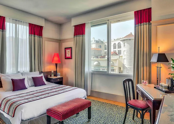 Hotel Plaza - Handwritten Collection 4*