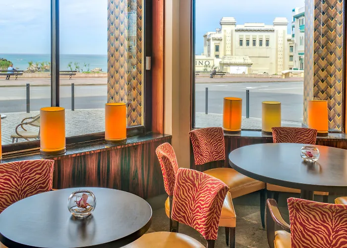 Plaza - Handwritten Collection