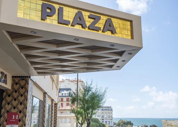 Plaza - Handwritten Collection