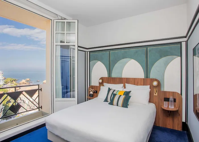 Hotel Plaza - Handwritten Collection 4*