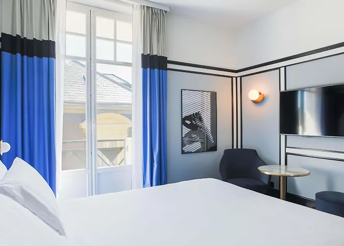 Plaza - Handwritten Collection Hotel