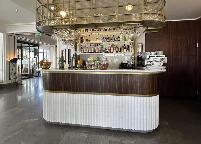 Plaza - Handwritten Collection Hotel