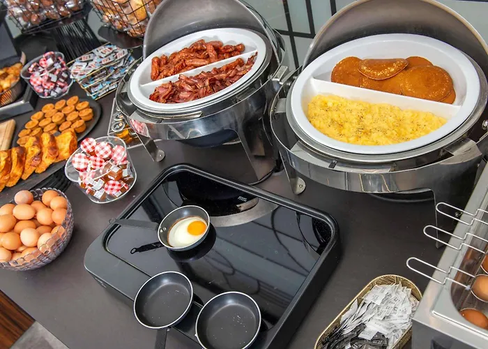 Plaza - Handwritten Collection Hotel