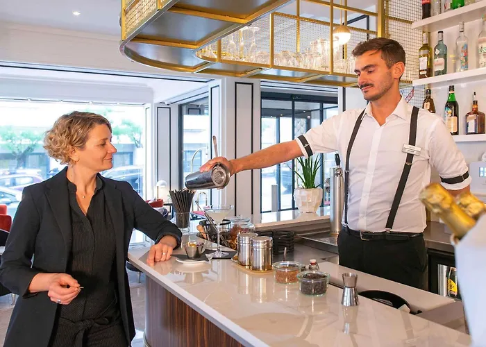 Plaza - Handwritten Collection Hotel