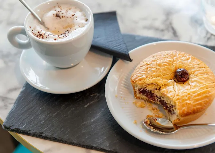 Plaza - Handwritten Collection Hotel