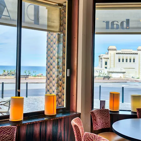 Hotel Plaza - Handwritten Collection