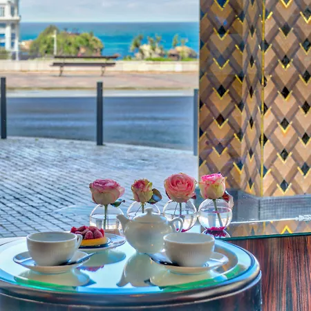 Hotel Plaza - Handwritten Collection 4*