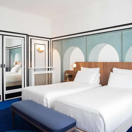 Plaza - Handwritten Collection 4*