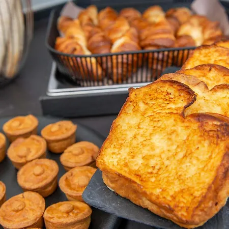 Plaza - Handwritten Collection 4*