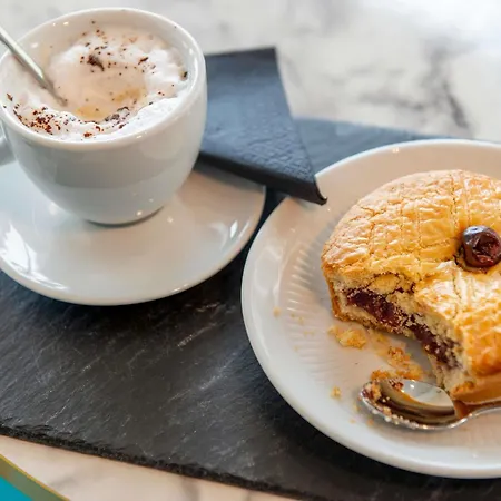 Plaza - Handwritten Collection