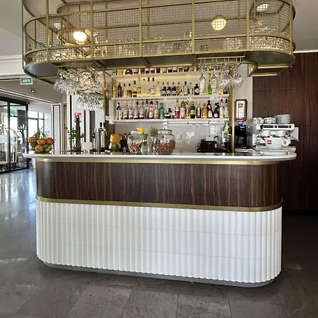 Plaza - Handwritten Collection Hotel 4*