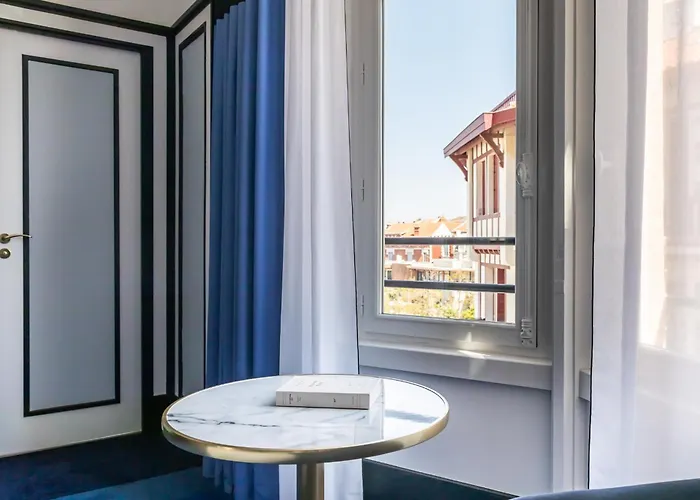 Plaza - Handwritten Collection Hotel Biarritz