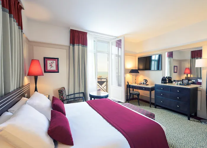 Plaza - Handwritten Collection Hotel