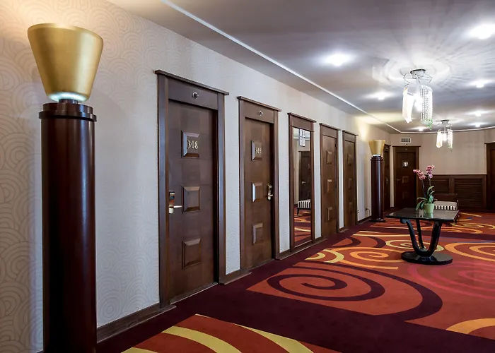 Plaza - Handwritten Collection Μπιαρίτζ