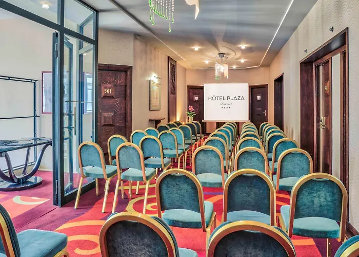 Plaza - Handwritten Collection 4*