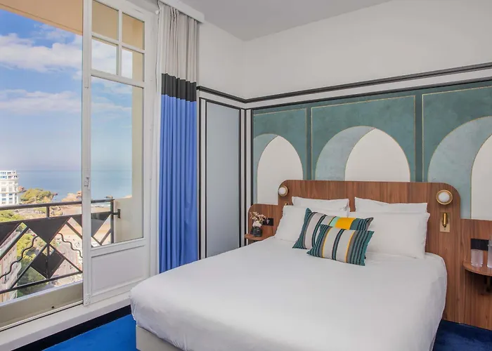 Plaza - Handwritten Collection 4*