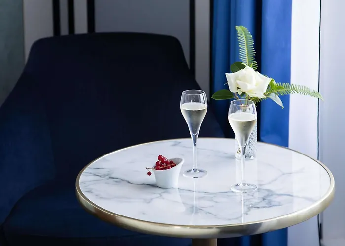 Plaza - Handwritten Collection Μπιαρίτζ